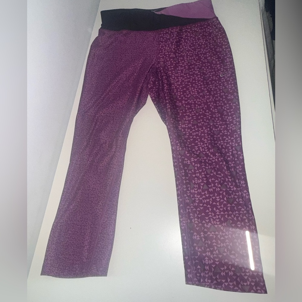 Nike Dri-Fit Womens Capri Legging Purple Geometric Elastic Waist Mid Rise Size S